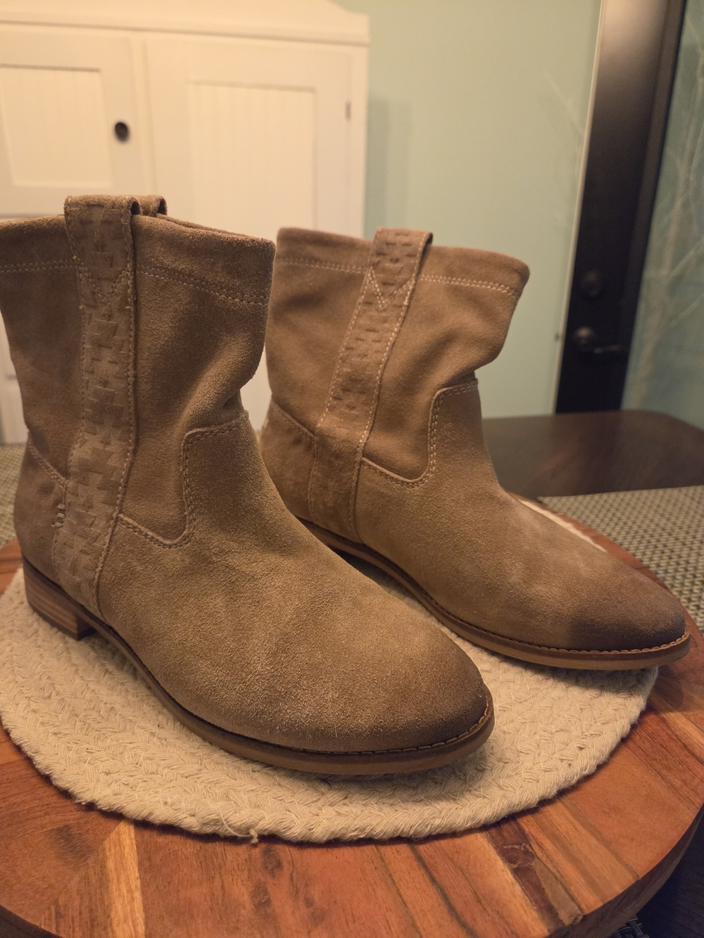 Toms Womens Tan Suede Low Boot